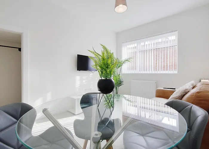 Apartment 1 Castle Lane