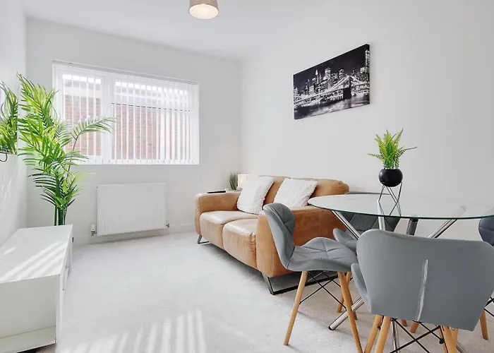 Apartment 1 Castle Lane