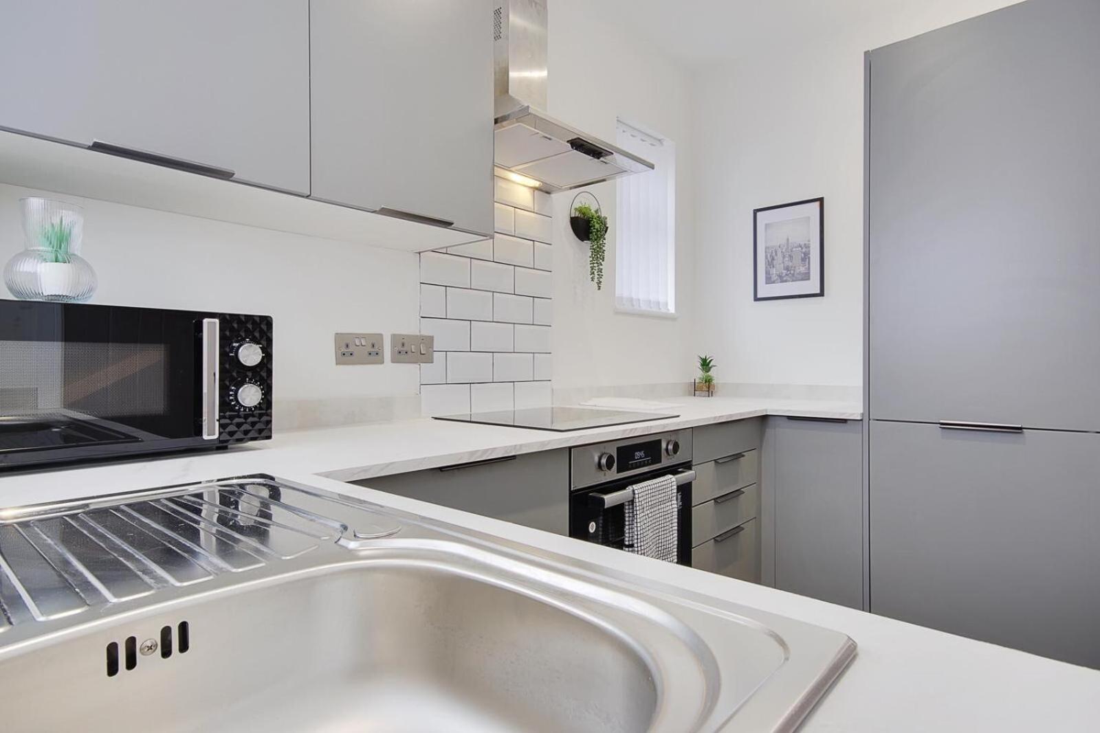 Apartment 1 Castle Lane *