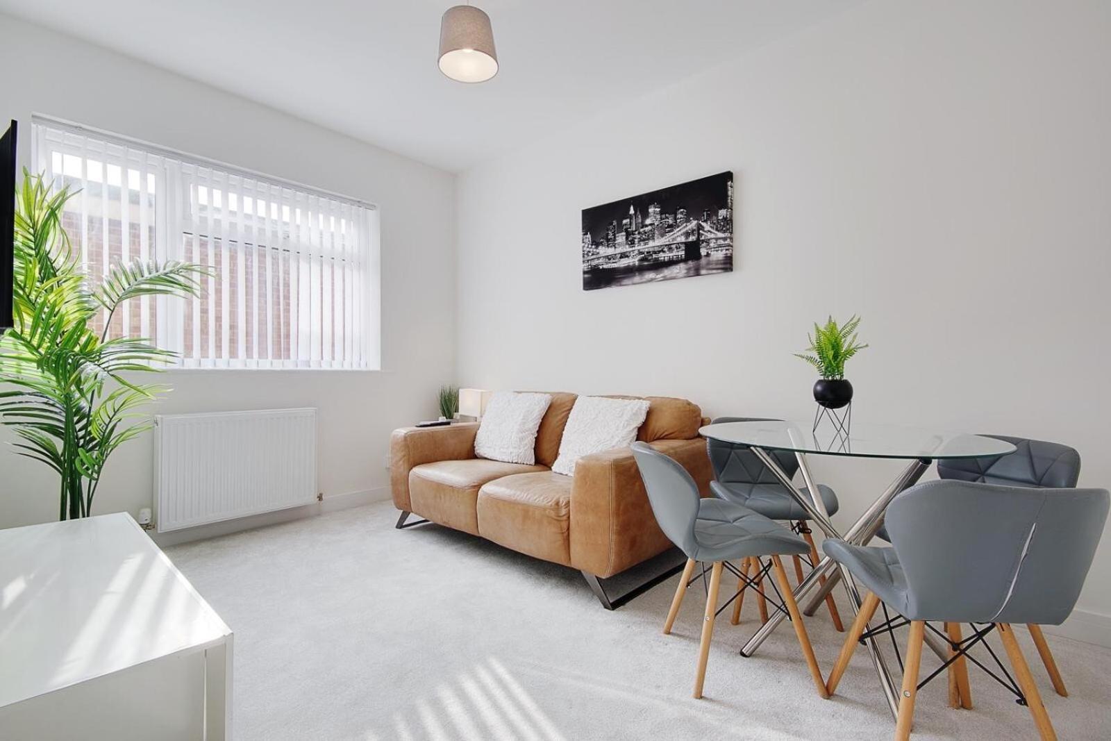 1 Castle Lane Apartment *