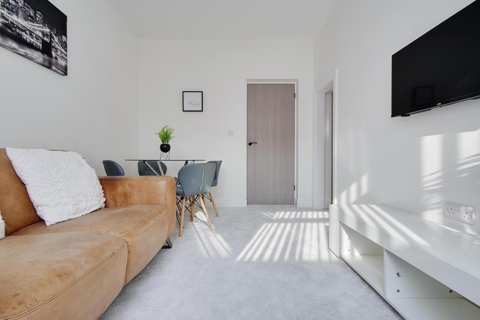 1 Castle Lane Apartment